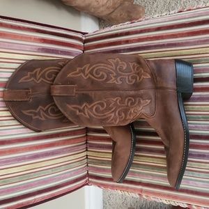 Justin Boots size 6D cowboy boots EUC... just like new.